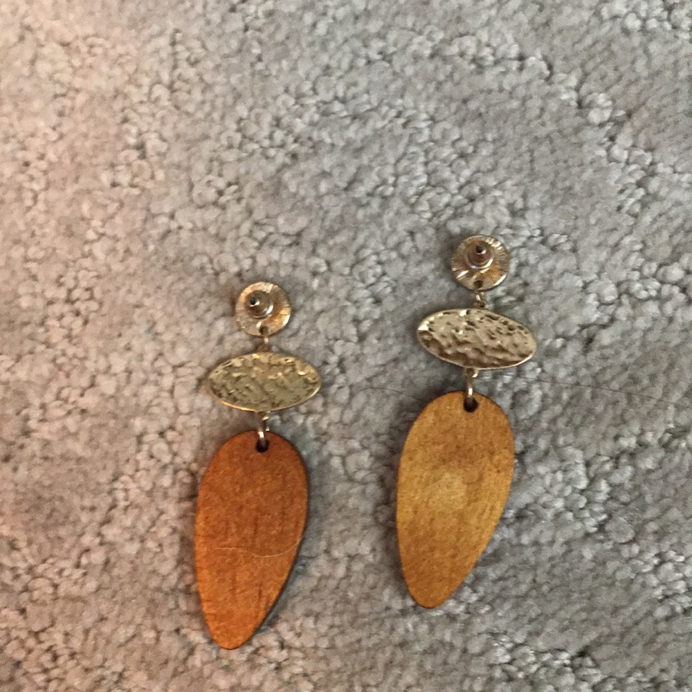 Earring - Picture 2 of 2